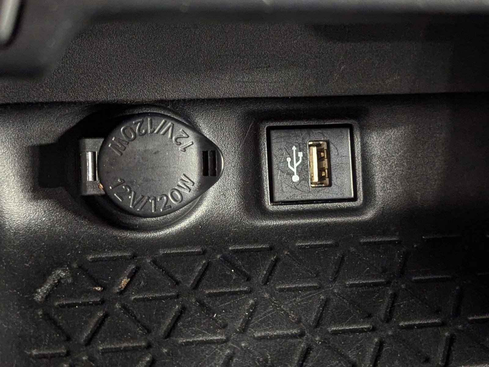 Used 2023 Toyota RAV4 XLE image 27