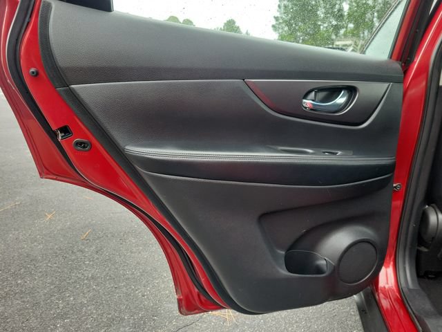 Used 2016 Nissan Rogue S FWD image 12