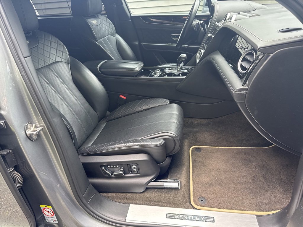 Used 2018 Bentley Bentayga Activity image 30
