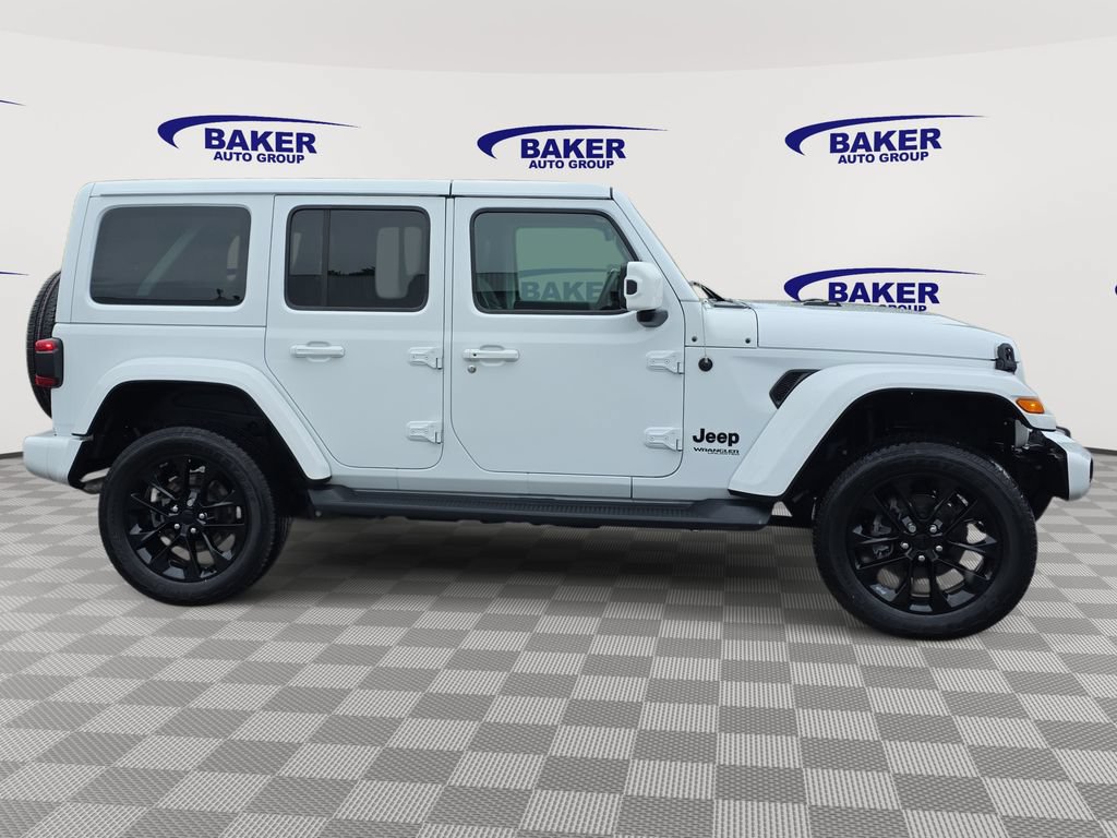 Used 2021 Jeep Wrangler Unlimited Sahara AWD/4WD image 4