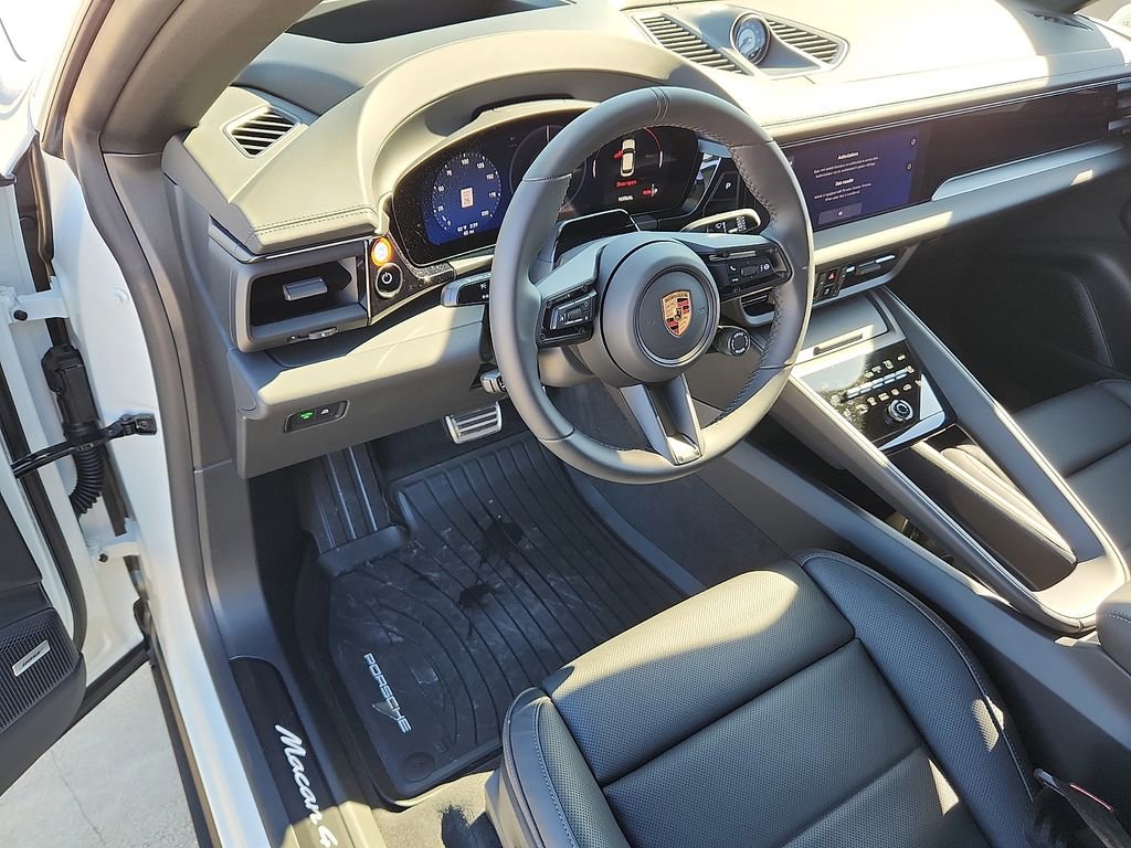 New 2026 Porsche Macan 4S Electric image 4