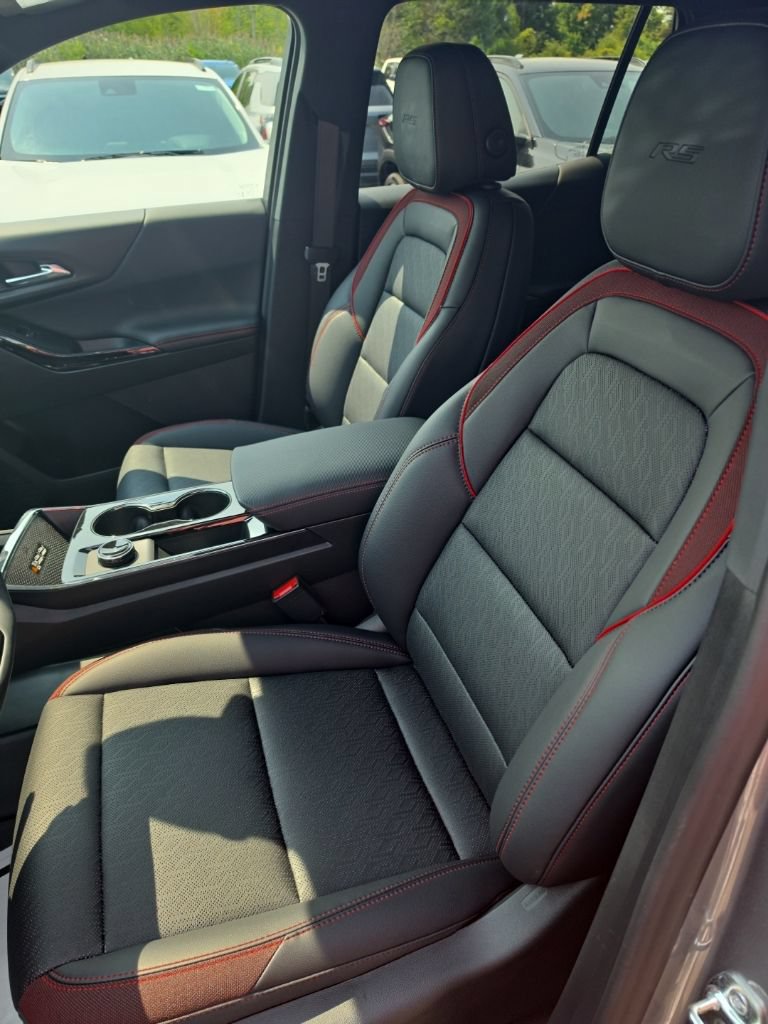 New 2027 Chevrolet Equinox RS w/ Safety and Technology Package FWD image 18