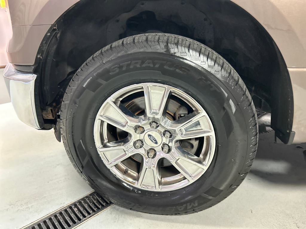 Used 2015 Ford F150 XLT w/ Equipment Group 302A Luxury AWD/4WD image 9