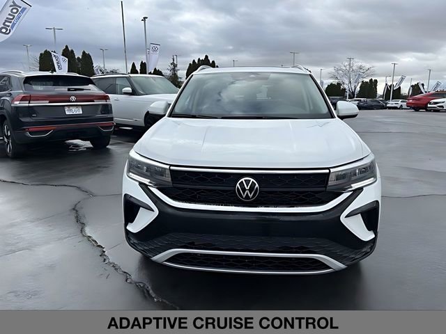 Used 2023 Volkswagen Taos SE w/ Panoramic Sunroof Package image 8