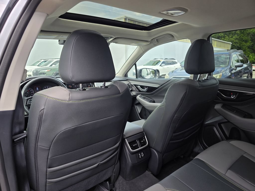 Used 2025 Subaru Outback Onyx Edition AWD/4WD image 17