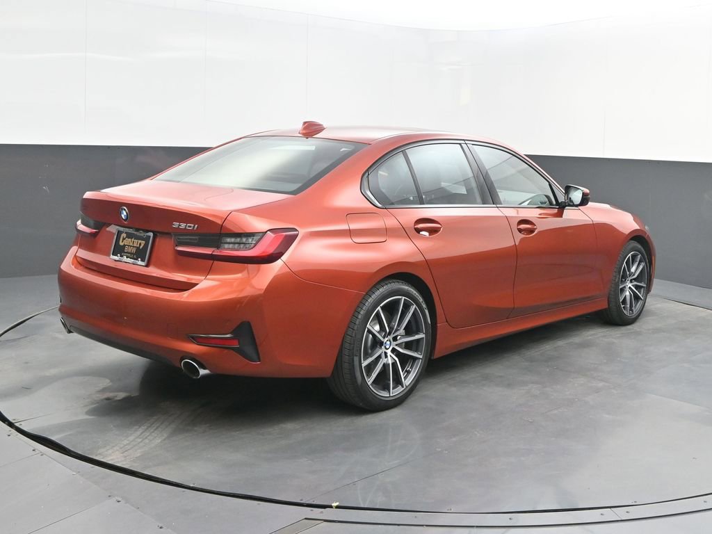 Used 2022 BMW 330i Sedan w/ Premium Package image 7
