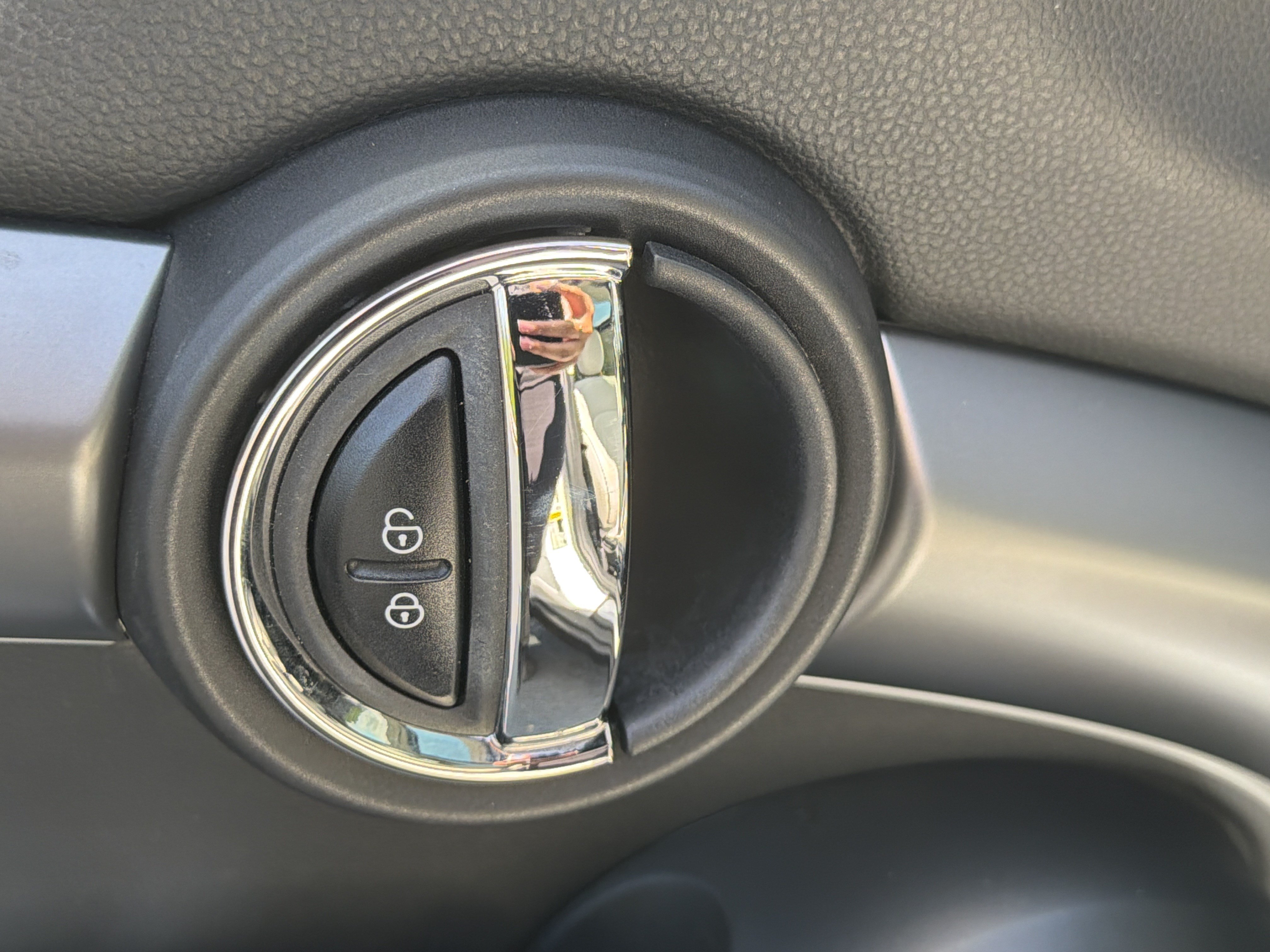 Used 2024 MINI Cooper S w/ Signature Upholstery Package FWD image 25