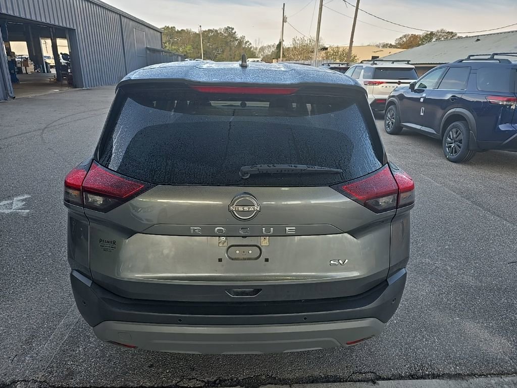 Used 2023 Nissan Rogue SV image 4