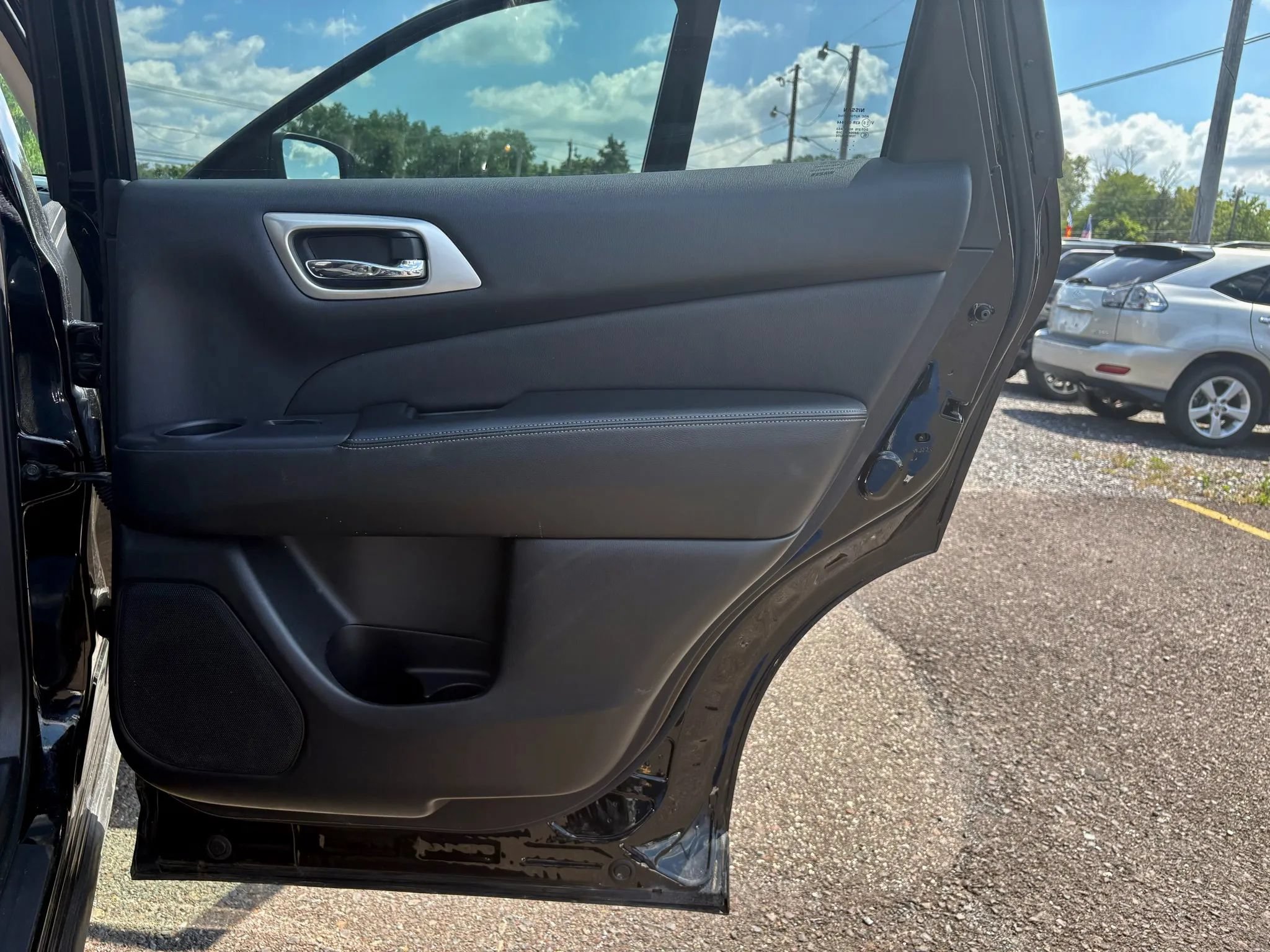 Used 2019 Nissan Pathfinder SV AWD/4WD image 13