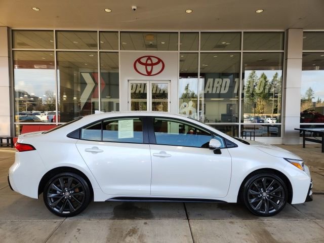 Certified 2024 Toyota Corolla SE image 3