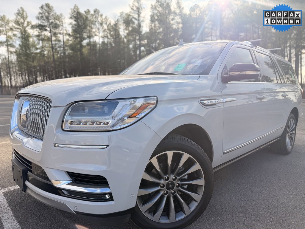 Used 2020 Lincoln Navigator L Reserve w/ Luxury Package image 2