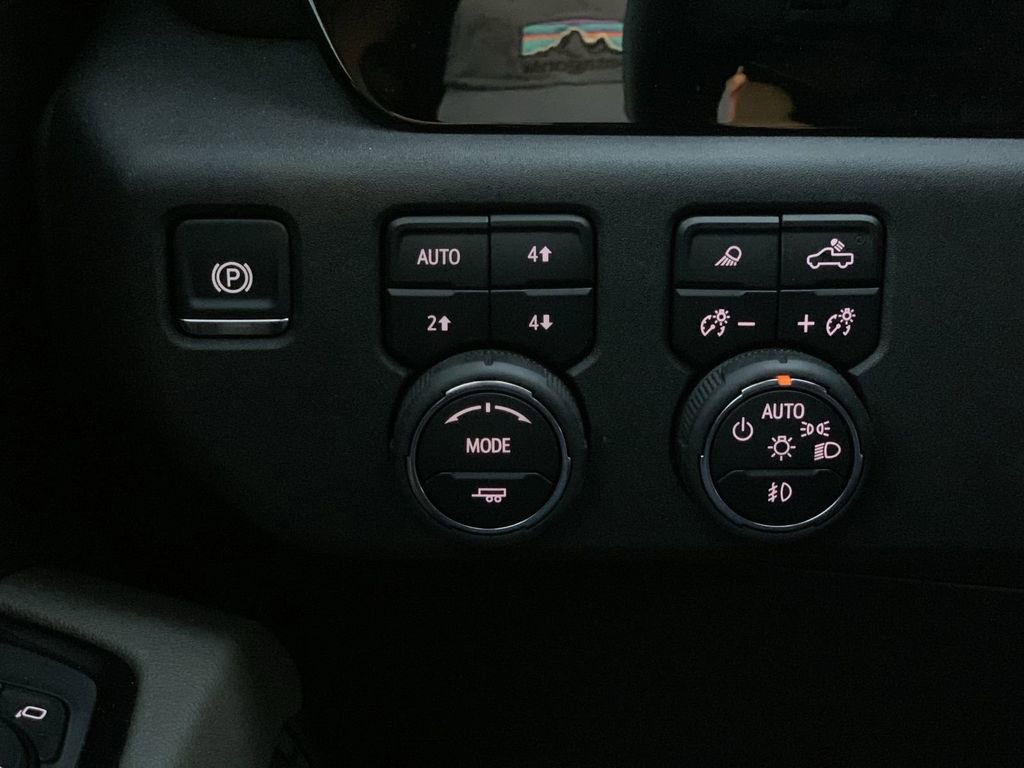 Used 2025 Chevrolet Silverado 1500 ZR2 image 16