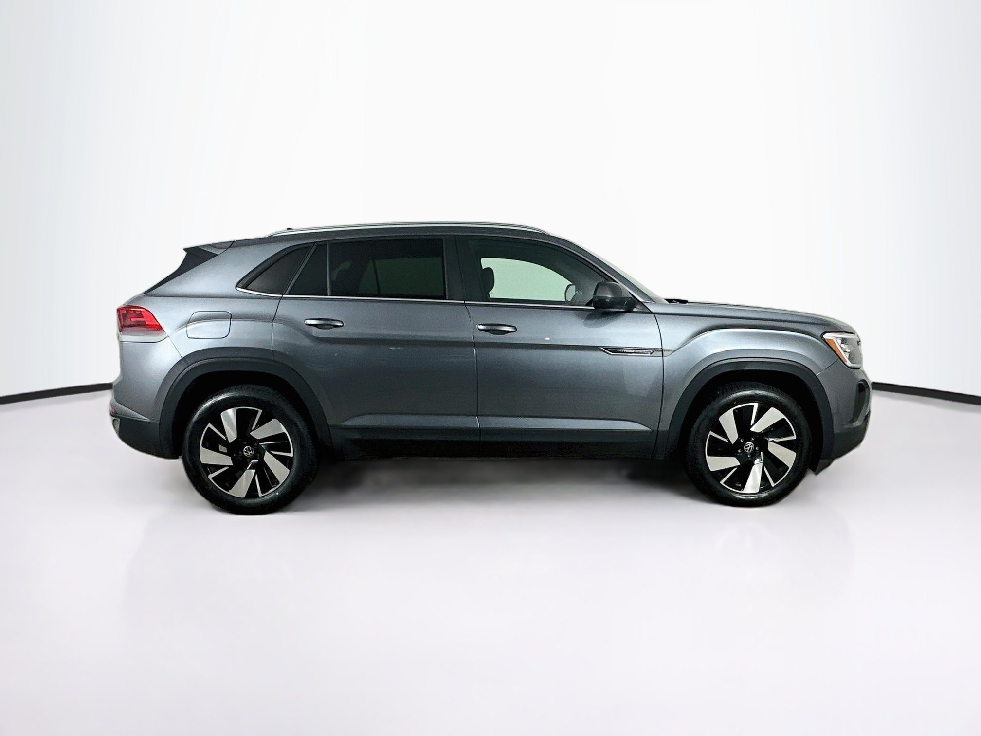 Used 2025 Volkswagen Atlas Cross Sport SE FWD image 10