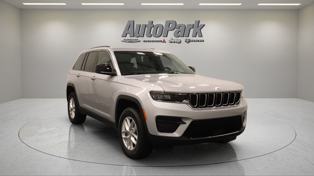 New 2026 Jeep Grand Cherokee Laredo X AWD/4WD image 2