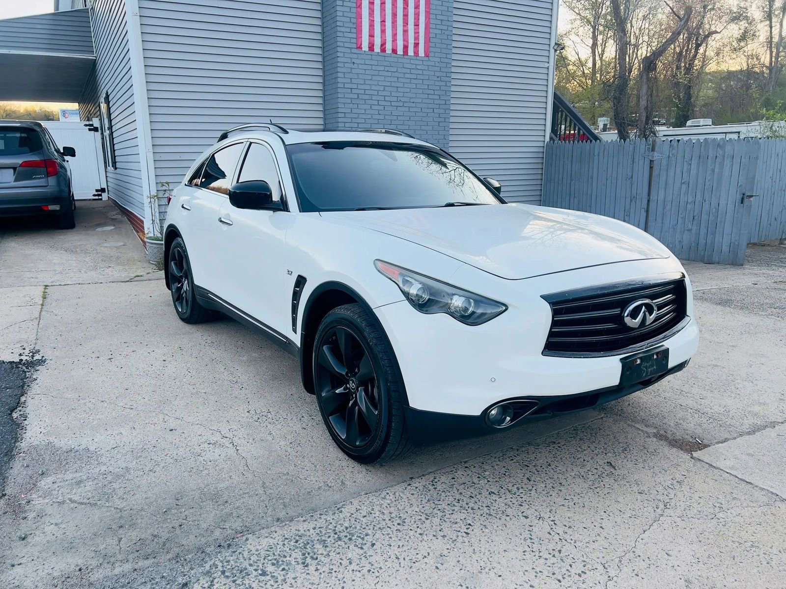 Used 2015 INFINITI QX70 3.7 image 3