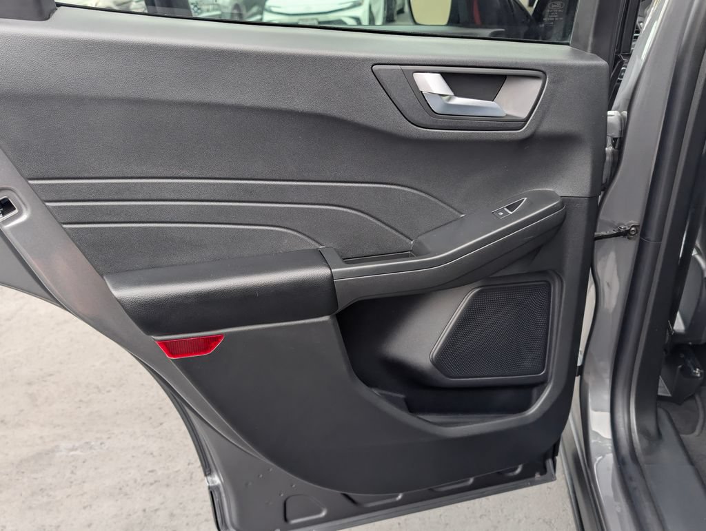 Used 2024 Ford Escape SE FWD image 17