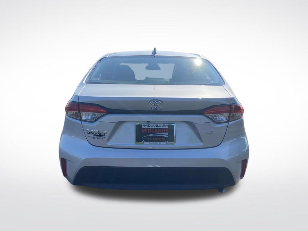 Used 2026 Toyota Corolla LE FWD image 5