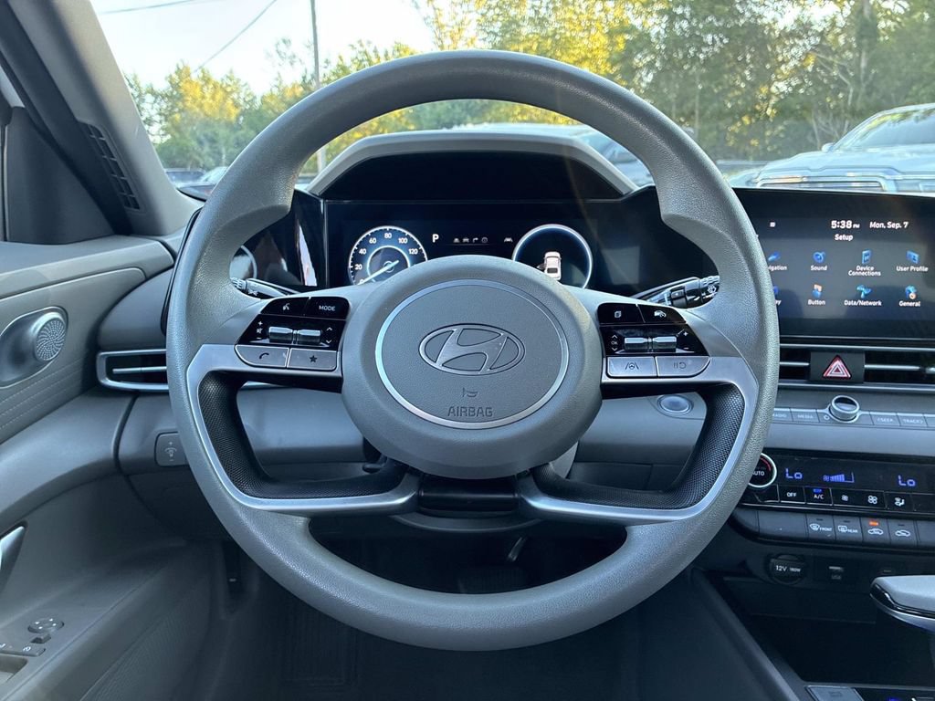 Used 2024 Hyundai Elantra SEL FWD image 16