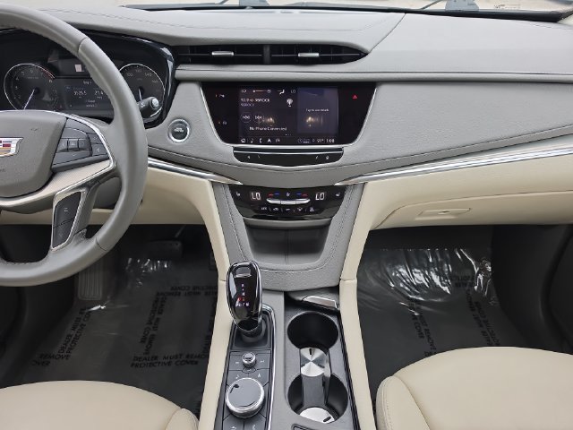 Used 2023 Cadillac XT5 Premium Luxury FWD image 11