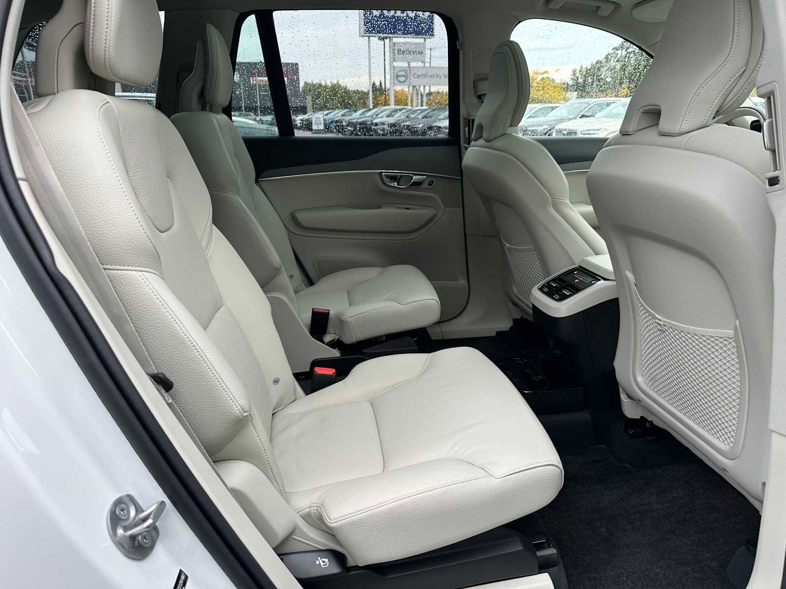 Used 2025 Volvo XC90 B6 Plus w/ Protection Package Premier image 12