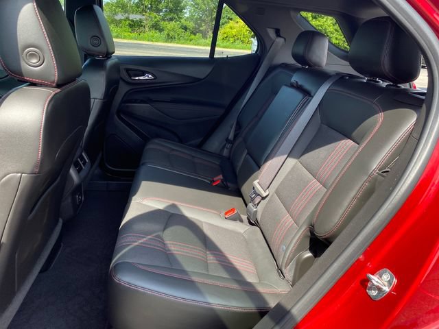 Used 2022 Chevrolet Equinox RS w/ LPO, Cargo Package FWD image 19