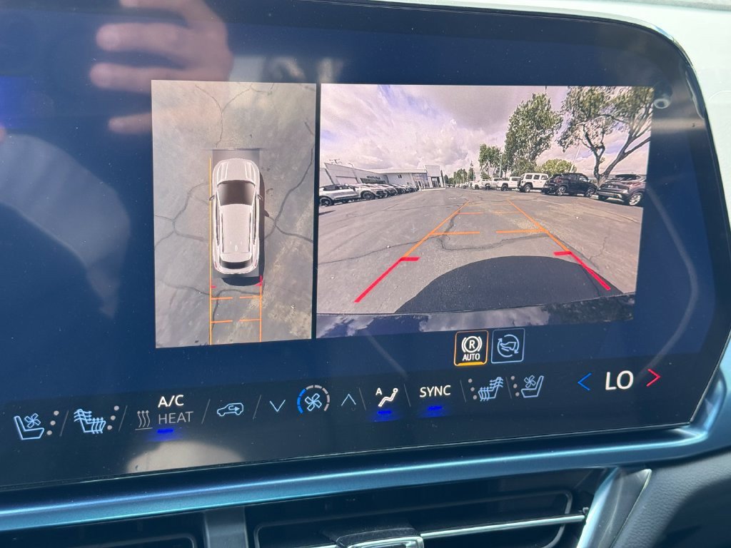 New 2026 Chevrolet Equinox EV LT w/ Convenience Package II FWD image 16