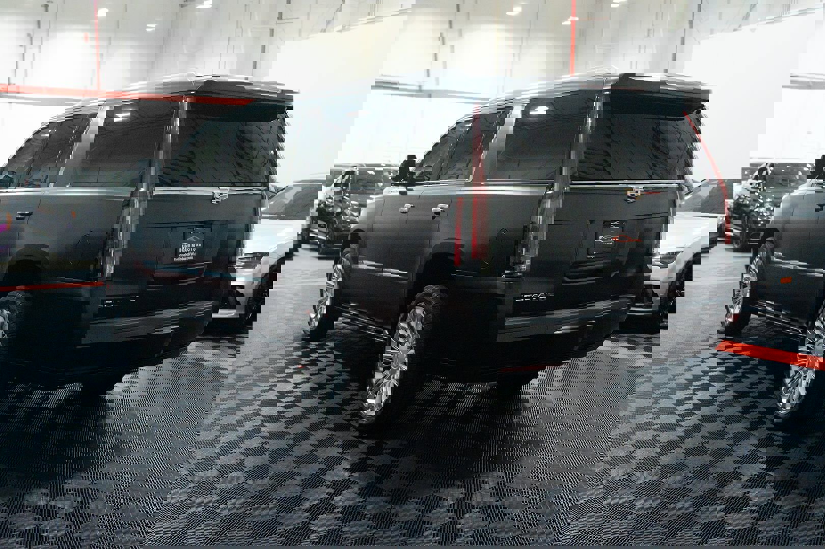 Used 2016 Cadillac Escalade ESV Platinum image 4