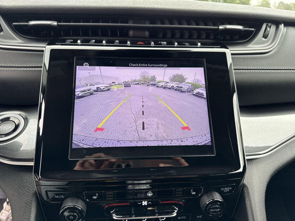 Used 2023 Jeep Grand Cherokee Laredo w/ Luxury Tech Group I image 31