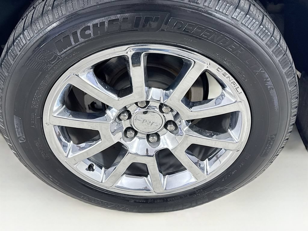 Used 2015 GMC Yukon Denali w/ Premium Package AWD/4WD image 44