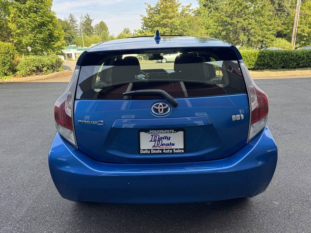 Used 2016 Toyota Prius C Three FWD image 9