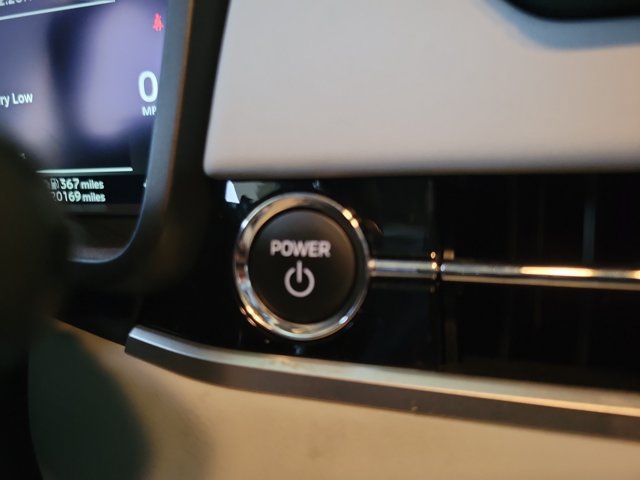 Used 2023 Mitsubishi Outlander SEL AWD/4WD image 33