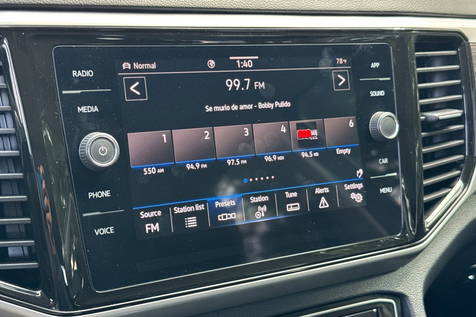 Used 2023 Volkswagen Atlas SE w/ Panoramic Sunroof Package image 19