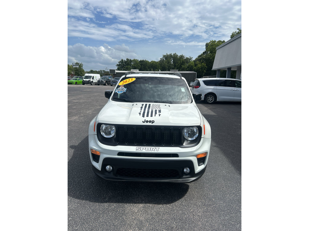 Used 2023 Jeep Renegade Altitude w/ Convenience Group I AWD/4WD image 5