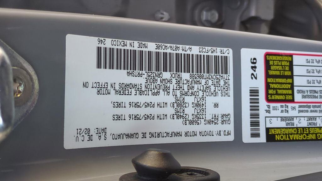 Used 2021 Toyota Tacoma SR5 RWD image 22