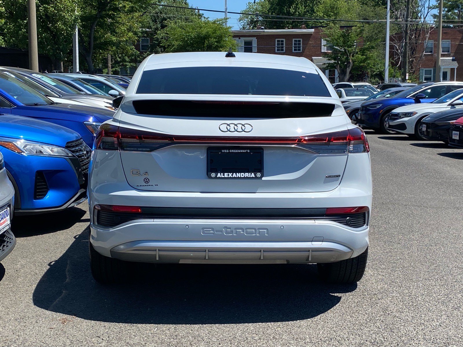 Used 2023 Audi Q4 e-tron Premium Plus w/ Premium Plus AWD/4WD image 4