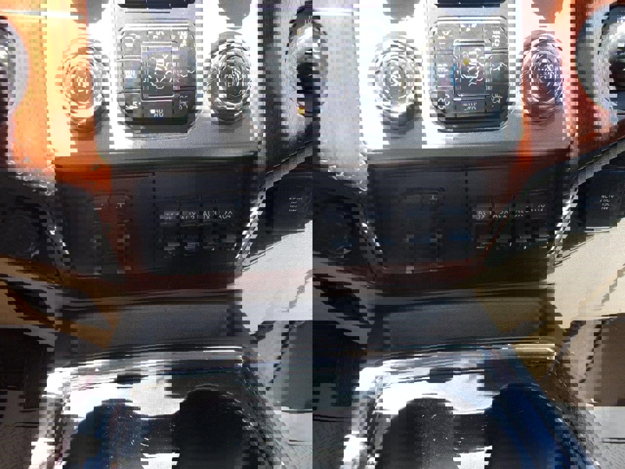 Used 2016 Ford F250 King Ranch w/ King Ranch w/Chrome Package image 25