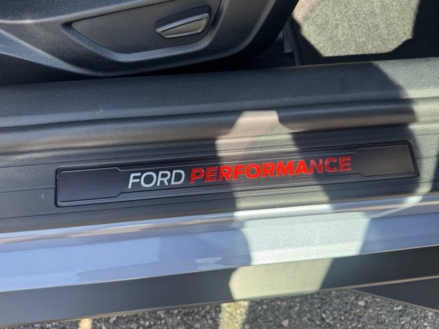 Used 2022 Ford Mustang Shelby GT500 w/ Technology Package RWD image 33