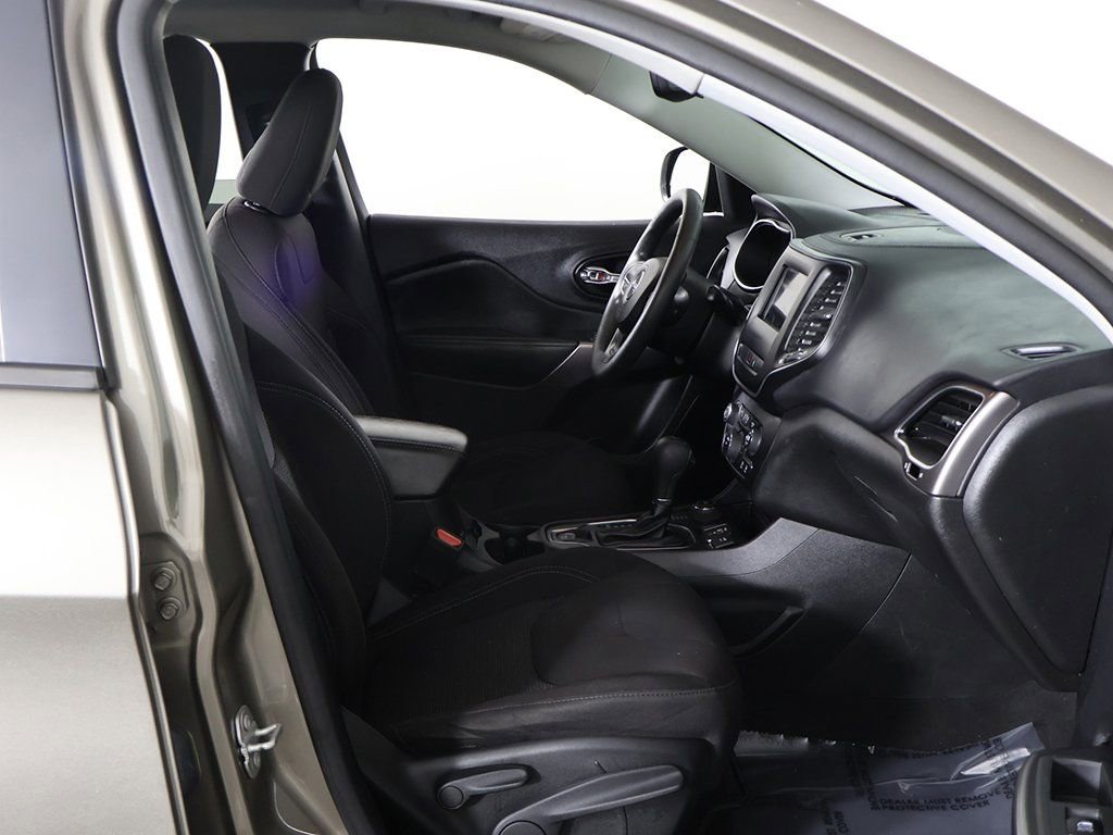 Used 2021 Jeep Cherokee Latitude image 22