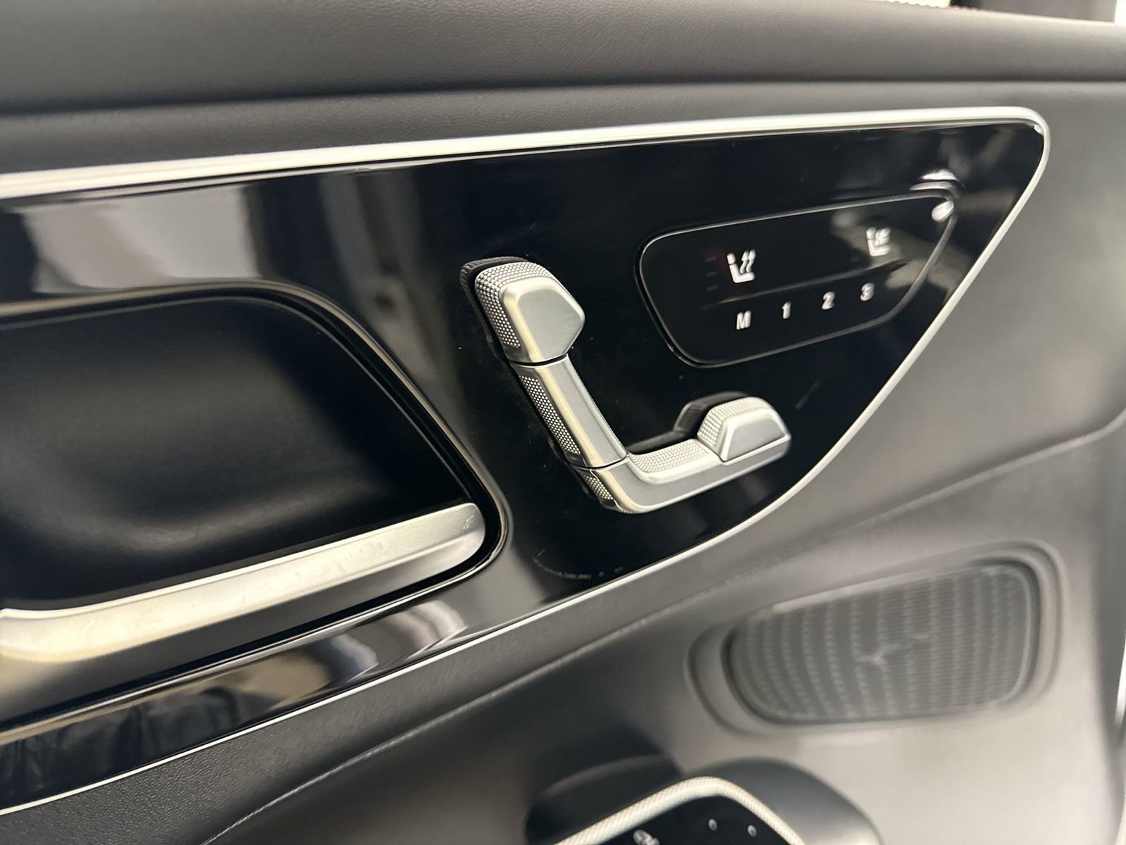 Used 2024 Mercedes-Benz GLC 43 AMG 4MATIC image 22