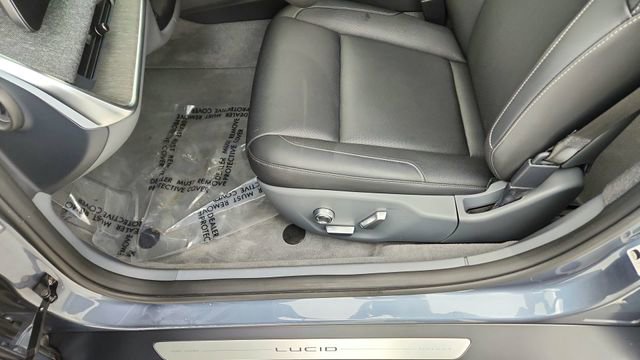 Used 2024 Lucid Air Pure RWD image 33
