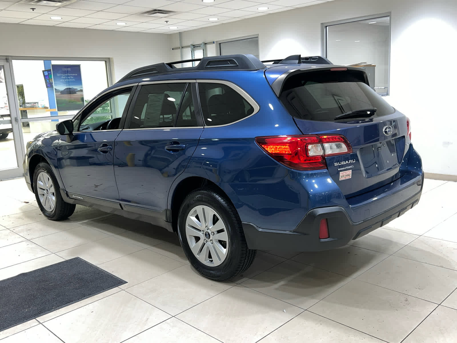 Used 2019 Subaru Outback 2.5i Premium image 9