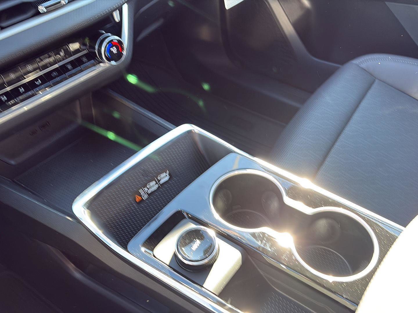 New 2026 Chevrolet Equinox LT w/ Convenience Package II image 13