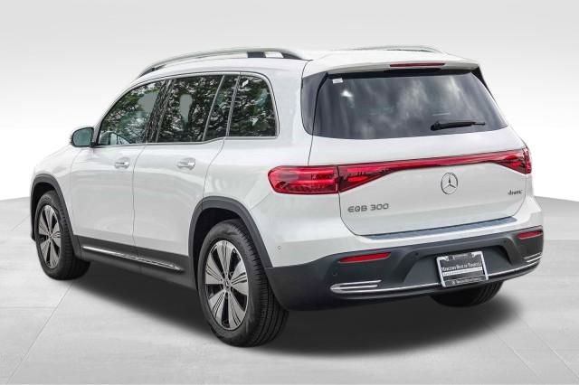 Used 2024 Mercedes-Benz EQB 300 4MATIC image 5