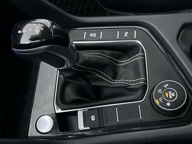 Used 2025 Volkswagen Taos SEL image 20