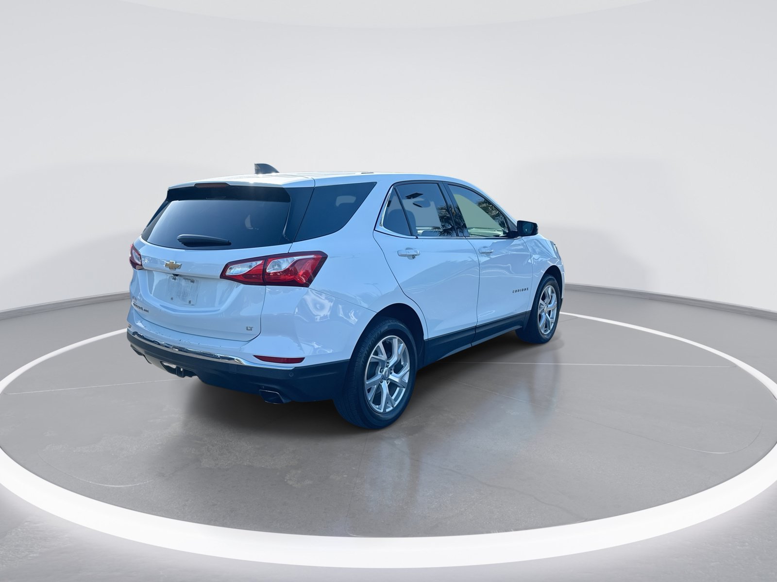 Used 2018 Chevrolet Equinox LT FWD image 9