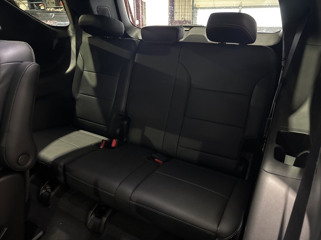 New 2026 Chevrolet Traverse LT w/ Midnight/Sport Edition image 38