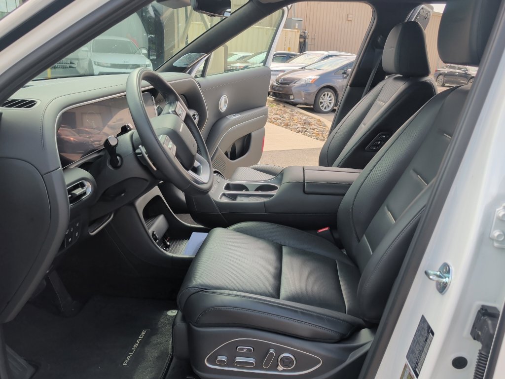 Used 2026 Hyundai Palisade Calligraphy image 12