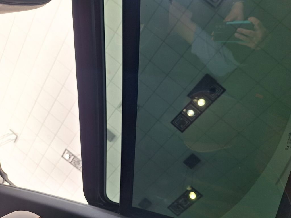 New 2026 Volkswagen Tiguan SEL R-Line image 21