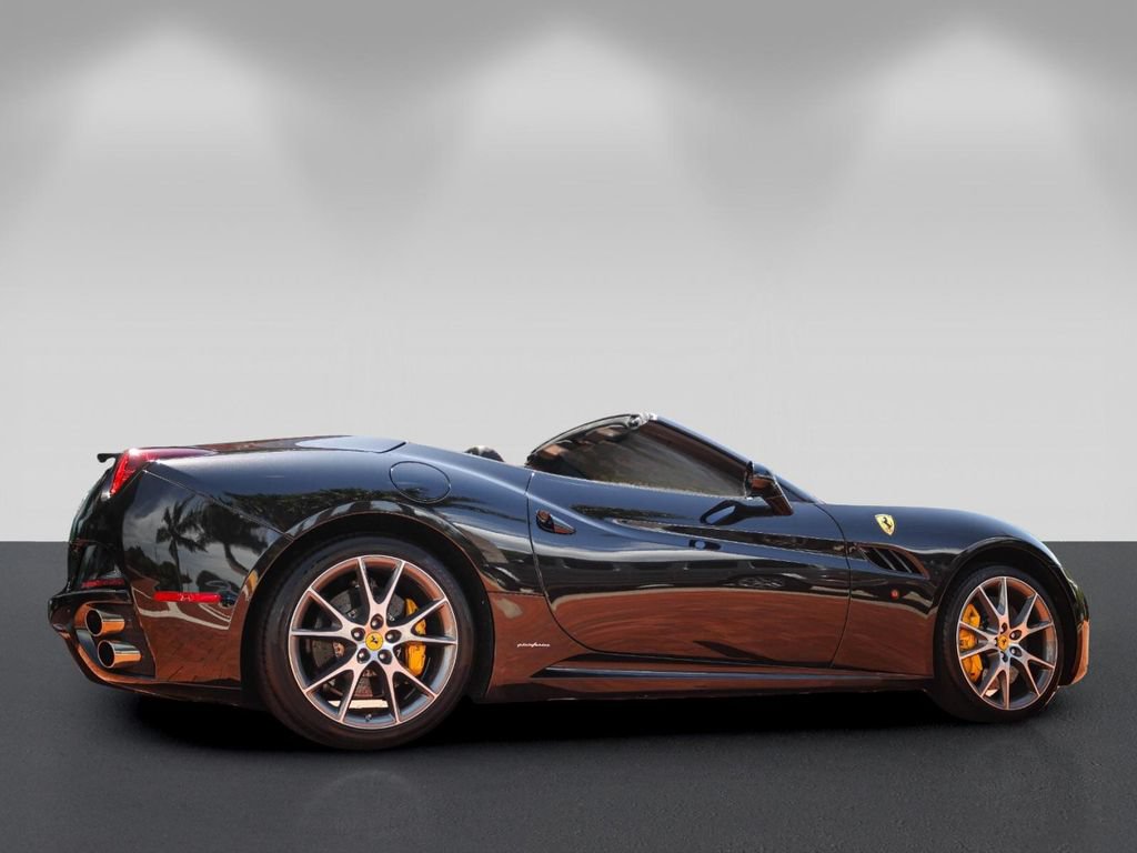 Used 2011 Ferrari California RWD image 29