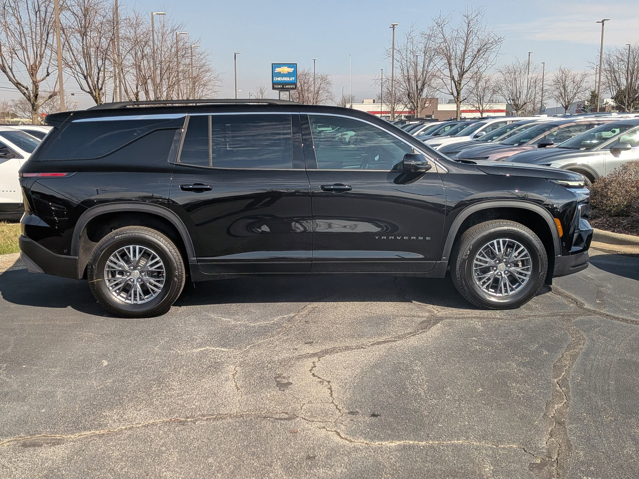 New 2026 Chevrolet Traverse LT w/ Enhanced Driving Package FWD image 9